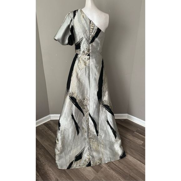 Teri Jon by Rickie Freeman Asymmetric Abstract Jacquard Gown - Picture 9 of 10